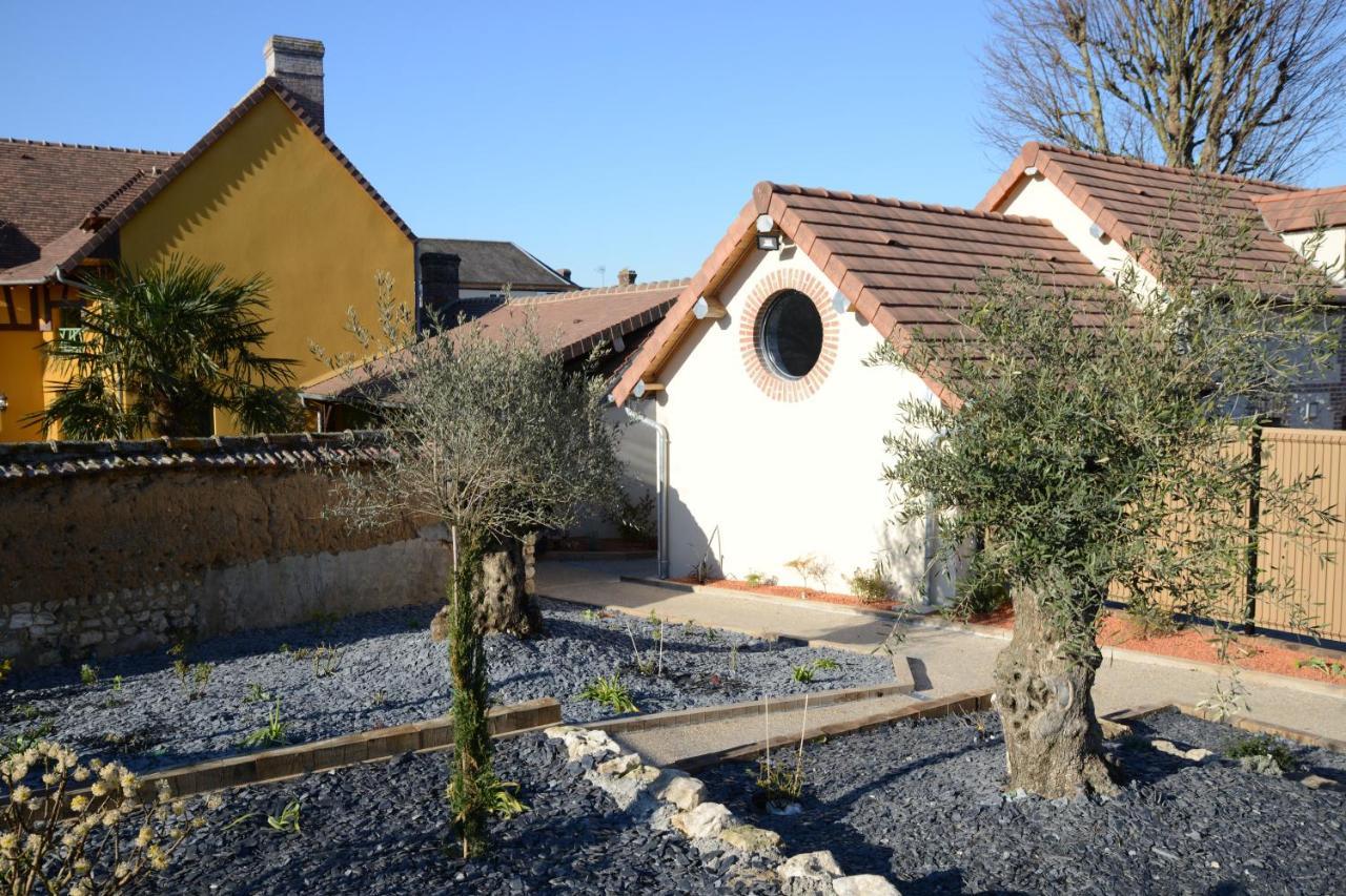 L'Hostellerie D'Acquigny Exteriör bild