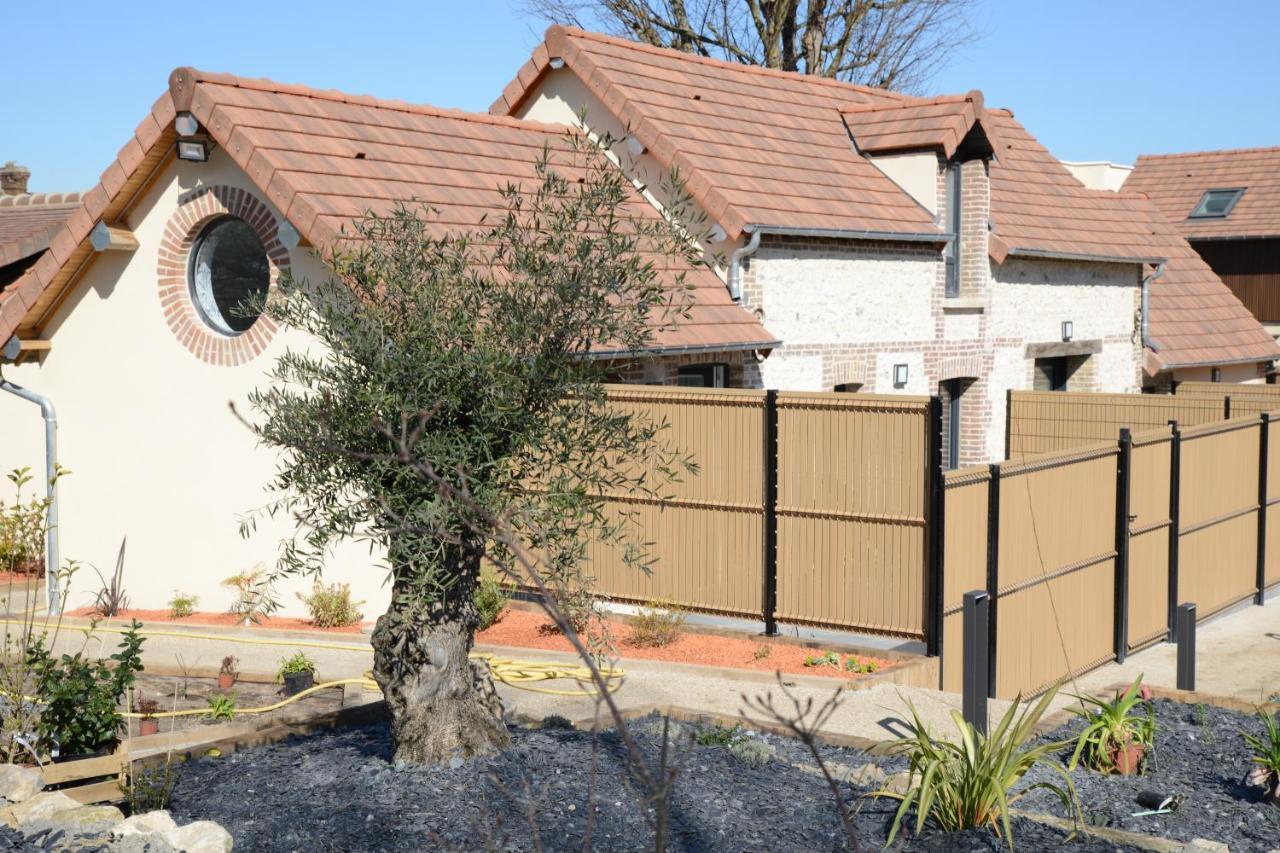 L'Hostellerie D'Acquigny Exteriör bild